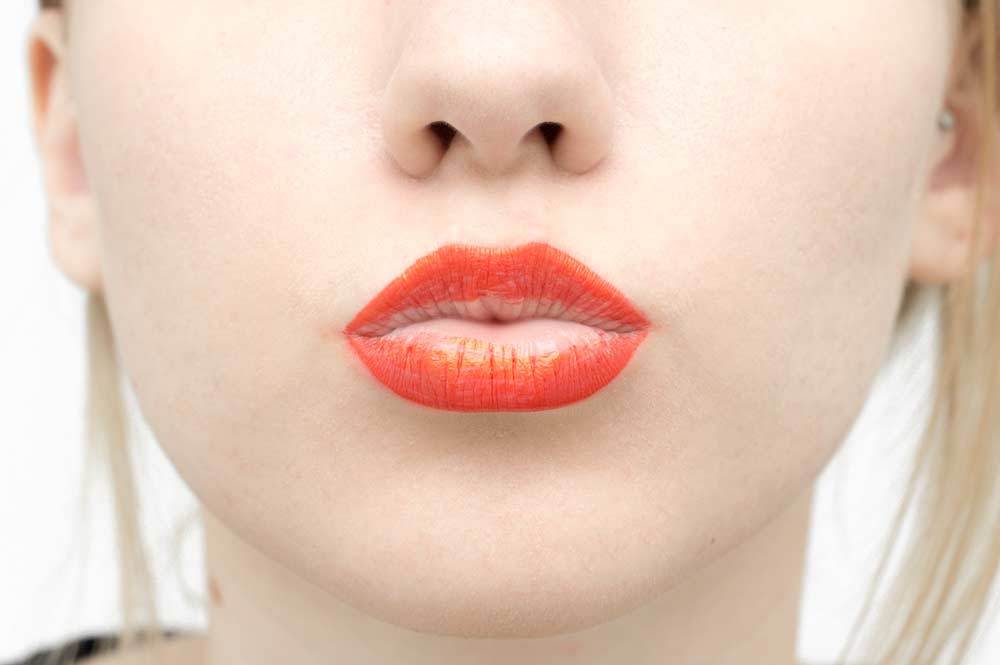 Создание цвета в перманентном макияже губ